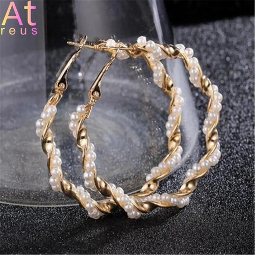 2022 New Arrival Luxury Korean Fashion Round Pearl Earrings Letter