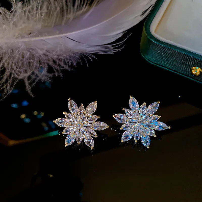 Exaggerated Luxury Crystal Flower Stud Earrings Women's Temperament