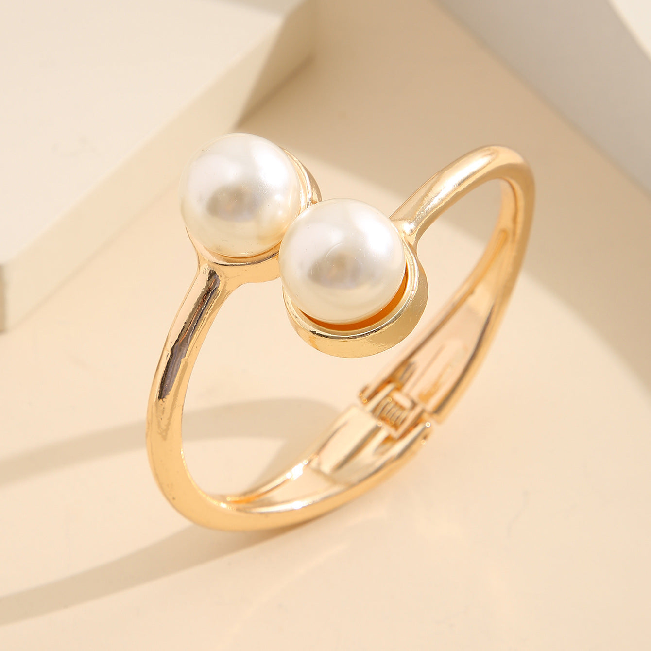 Women's Fashion Personality Stylish Retro Minimalism Temperament Pearl Alloy Bracelet